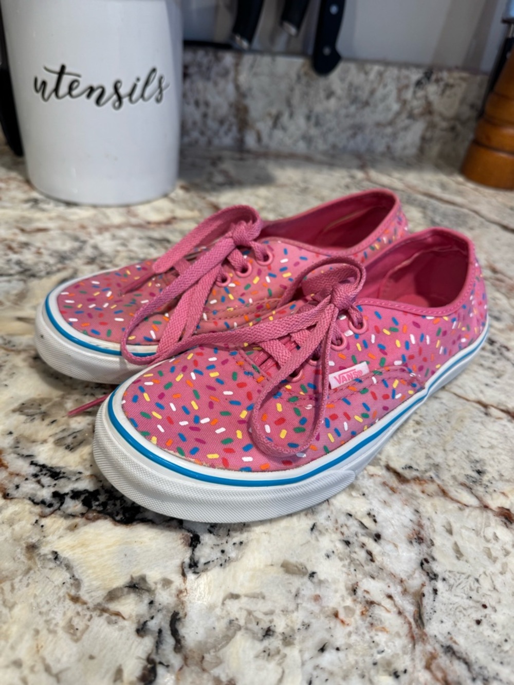 Vans Authentic Sprinkle Print Pink Sneakers Women’s 6.5 / Men’s 5